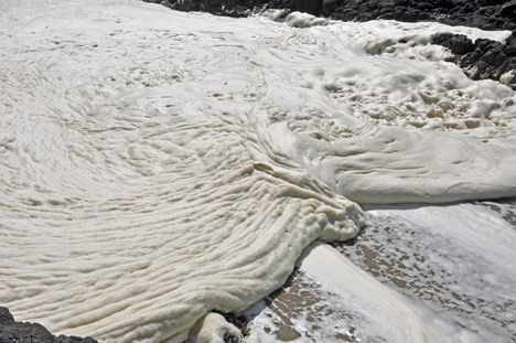 white froth gets highter