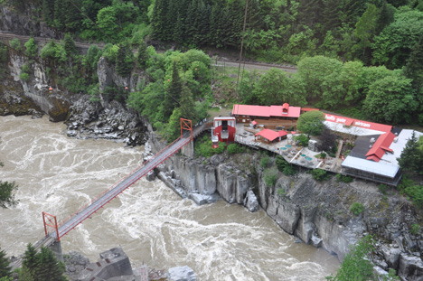 visitor's center and the bridge