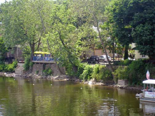 lunch in a restaruant on the river