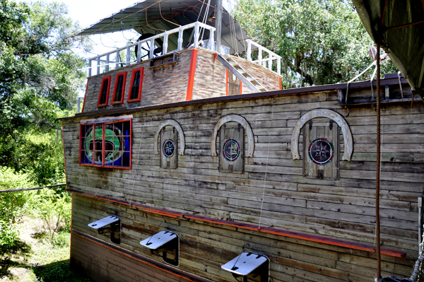 Boat in the Moat restaurant at Solomon's Castle