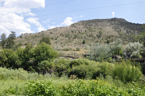 hillside behind the two RV Gypsies RV