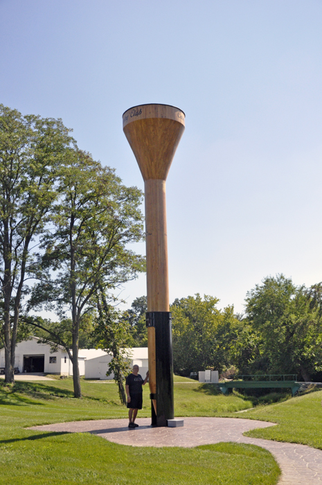 Lee Duquette and The World's Largest Golf Tee