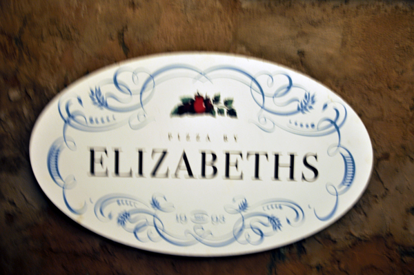 Sign in the entry of the restaurant