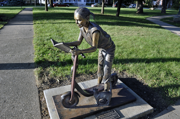 Summer Distractions sculpture