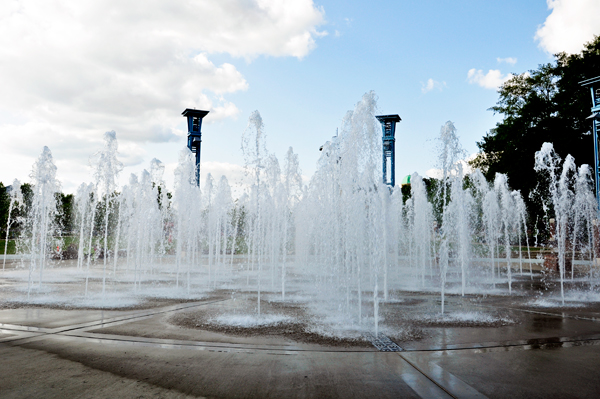 water fountain at a water park
