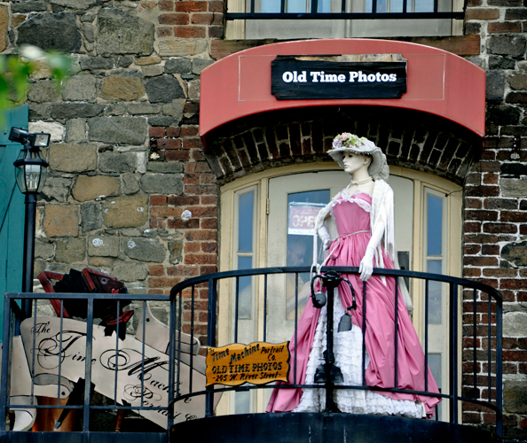 Old Time Photo statue