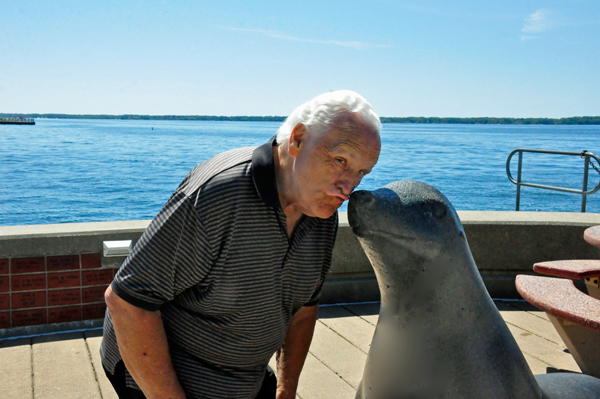 Lee Duquette kissed a seal
