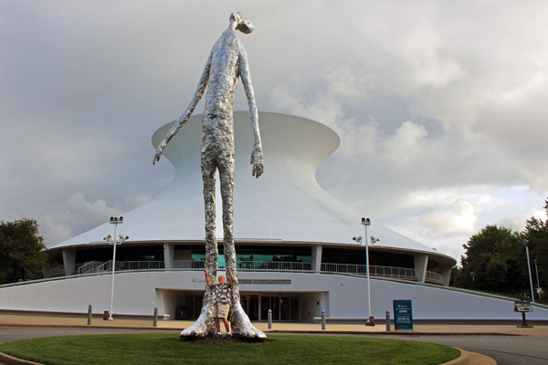 Giant 33-foot tall Alien
