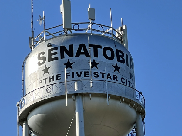 Senatobia water tower