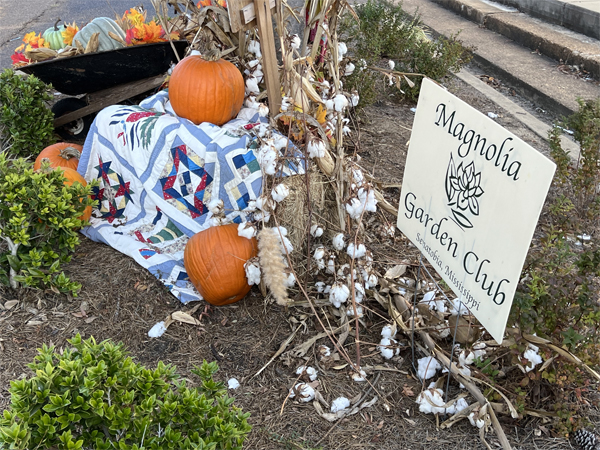 Magnolia Garden club decoration