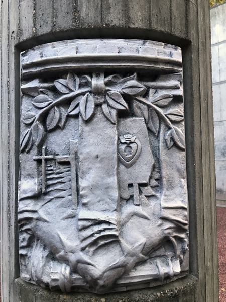 column at Alabama Veterans Memorial Park