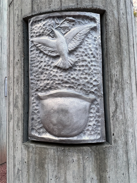 column at Alabama Veterans Memorial Park