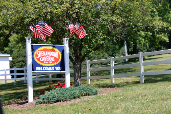 Shenandoah Caverns welcome sign