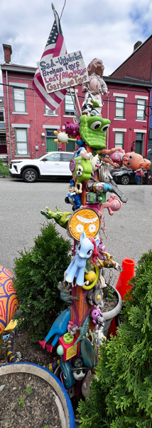 Randyland totem pole