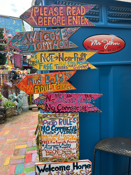 signs at Randyland 