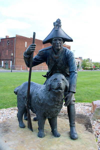On The Trail of Discovry statue