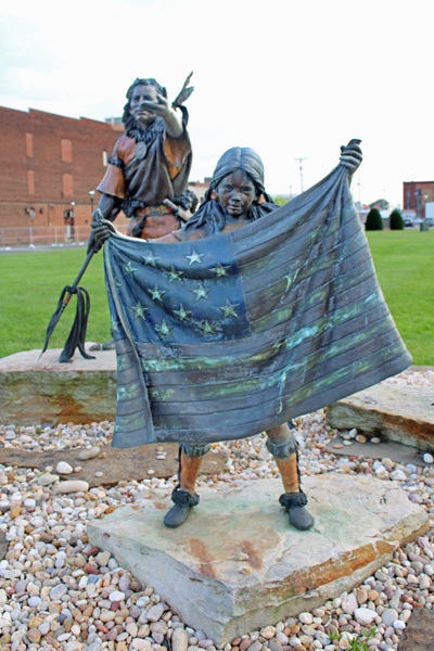On The Trail of Discovry statue