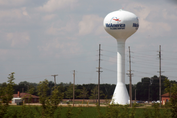 Illinois Ariport water tower