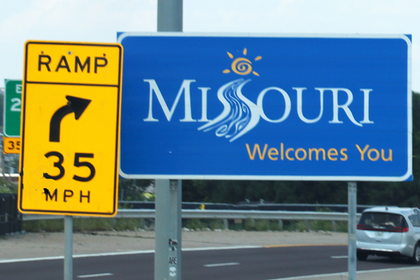 welcome to Missouri sign