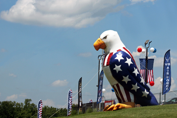 american Eagle statue