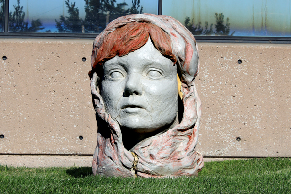 Figureine head sculpture art