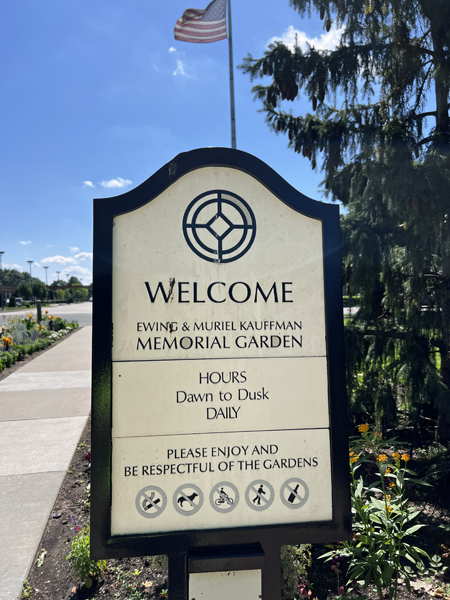Welcome to Ewing and Murieal Kauffman Memorial Gaden