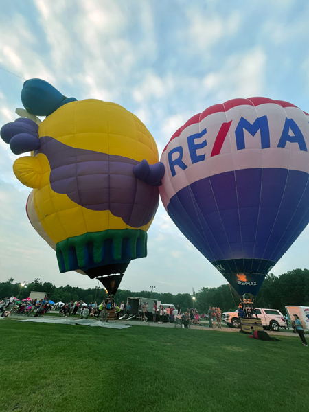 the clown and Remax hot air balloons