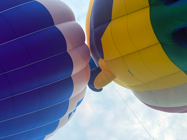 Kissy time for the two hot air balloons
