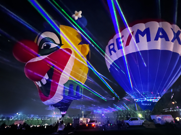 clown and Remax hot air balloons