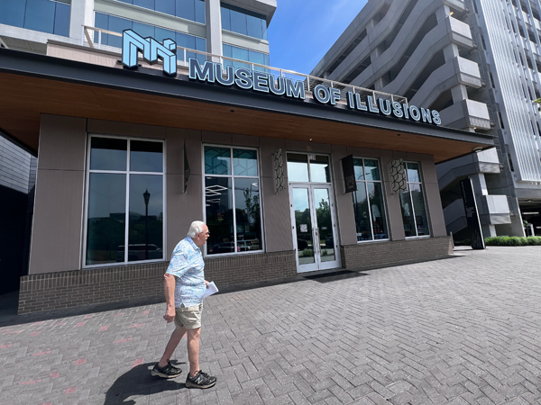 Lee Duquette at the Museum of Illusions