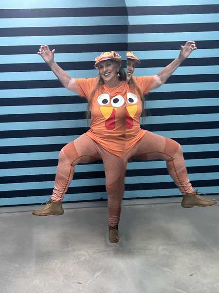 a 3-legged Karen Duquette