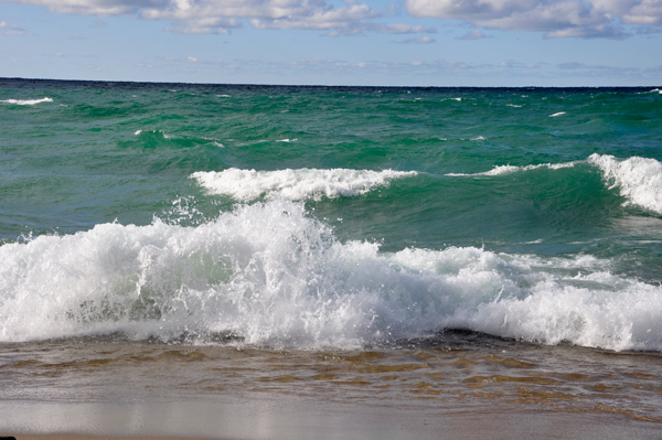 big waves on Lake Superior